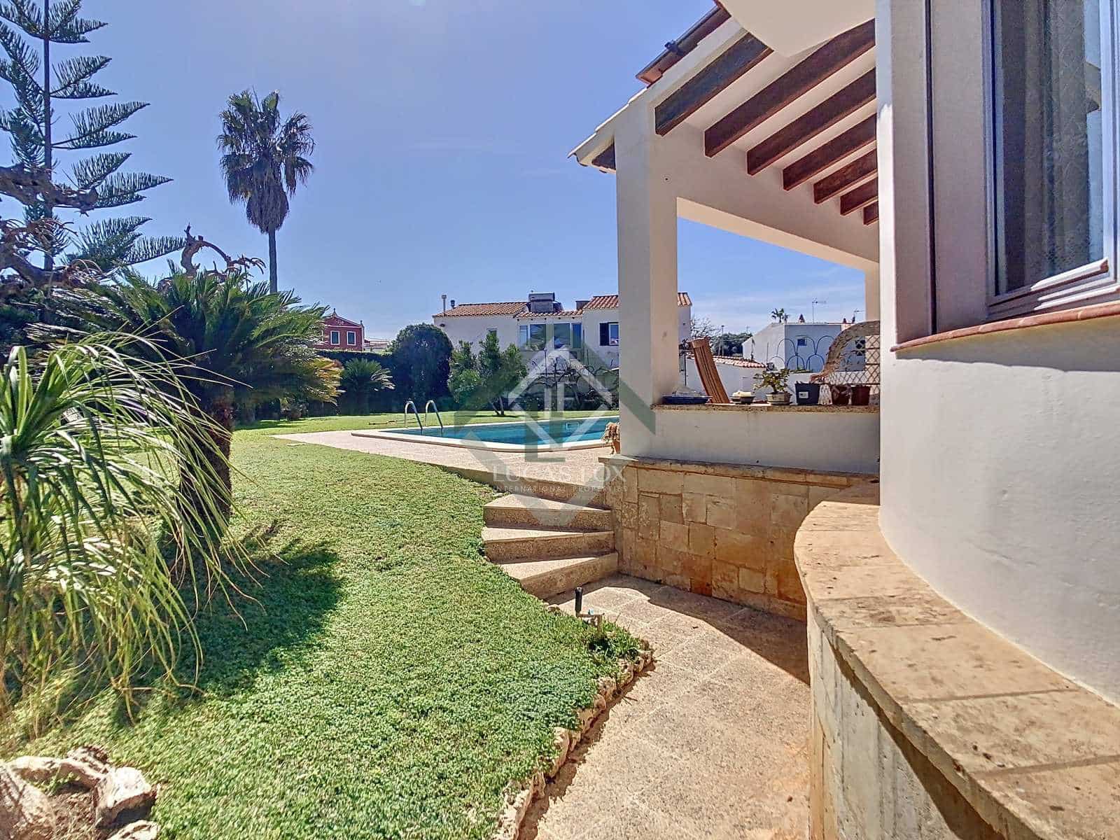 4 sovrum Villa till salu i Es Castell med pool garage - 975 000 € (Ref: 8130897)