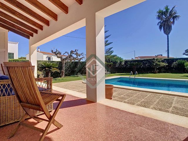 4 sovrum Villa till salu i Es Castell med pool garage - 975 000 € (Ref: 8130897)