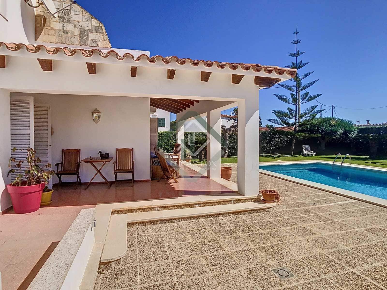 4 sovrum Villa till salu i Es Castell med pool garage - 975 000 € (Ref: 8130897)