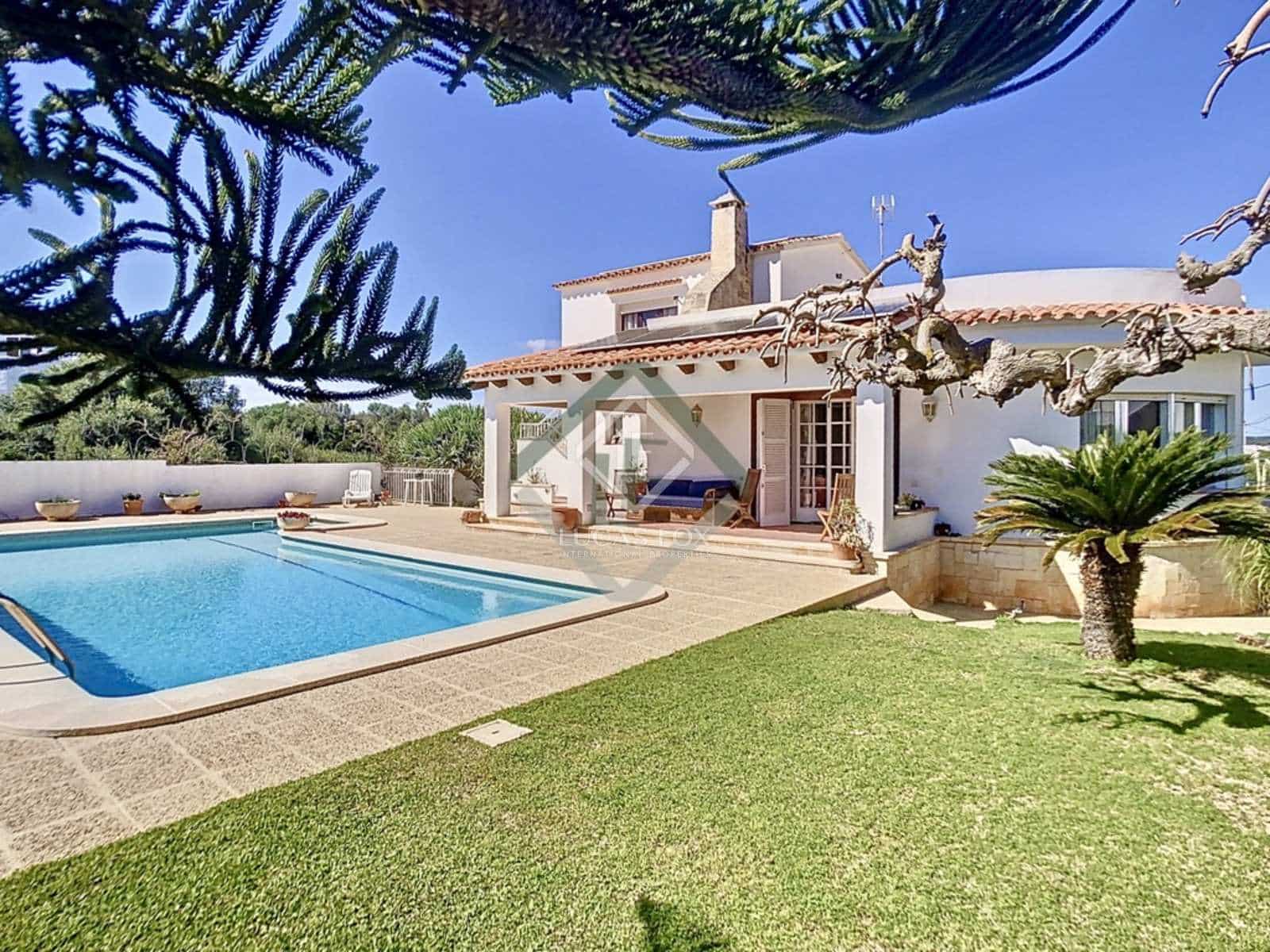 4 sovrum Villa till salu i Es Castell med pool garage - 975 000 € (Ref: 8130897)