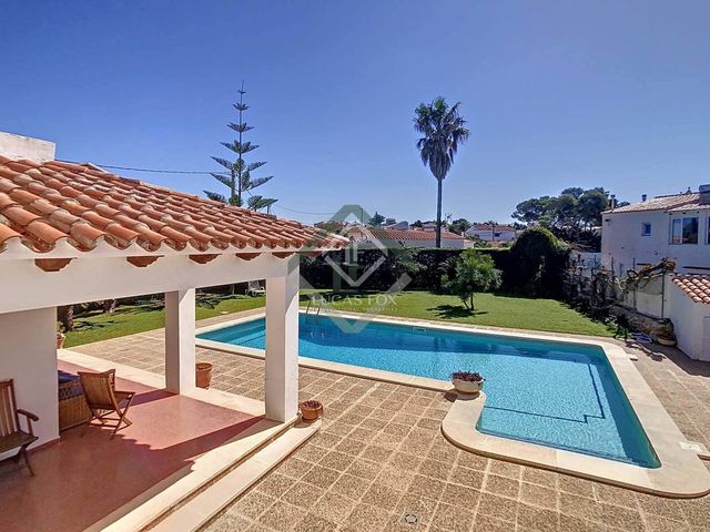 4 sovrum Villa till salu i Es Castell med pool garage - 975 000 € (Ref: 8130897)