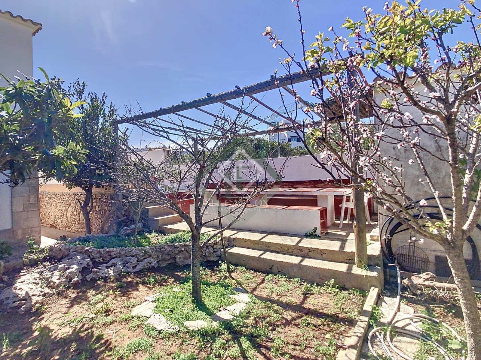 4 sovrum Villa till salu i Es Castell med pool garage - 975 000 € (Ref: 8130897)
