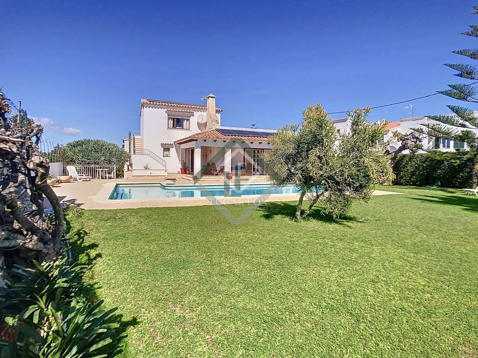 4 sovrum Villa till salu i Es Castell med pool garage - 975 000 € (Ref: 8130897)