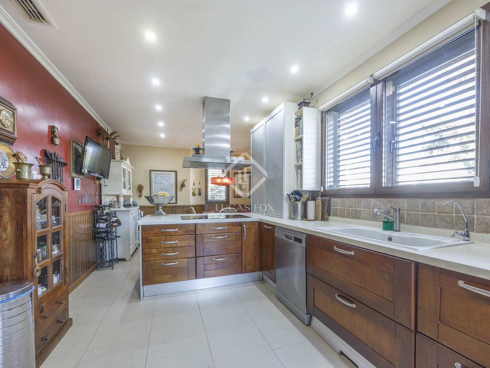 7 sypialnia Willa na sprzedaż w Betera z basenem garażem - 950 000 € (Ref: 8135887)