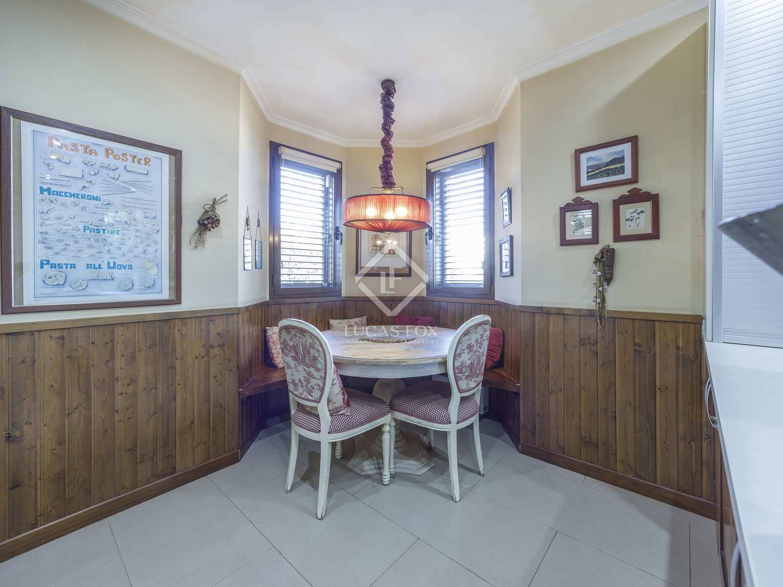 7 sypialnia Willa na sprzedaż w Betera z basenem garażem - 950 000 € (Ref: 8135887)