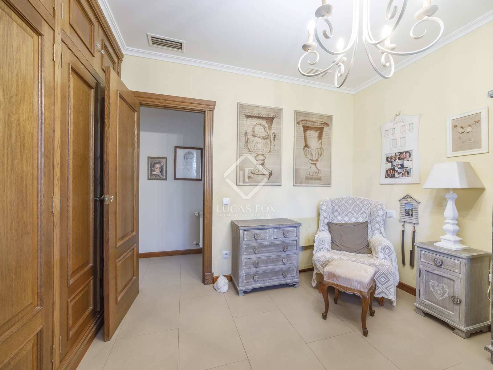 7 sypialnia Willa na sprzedaż w Betera z basenem garażem - 950 000 € (Ref: 8135887)