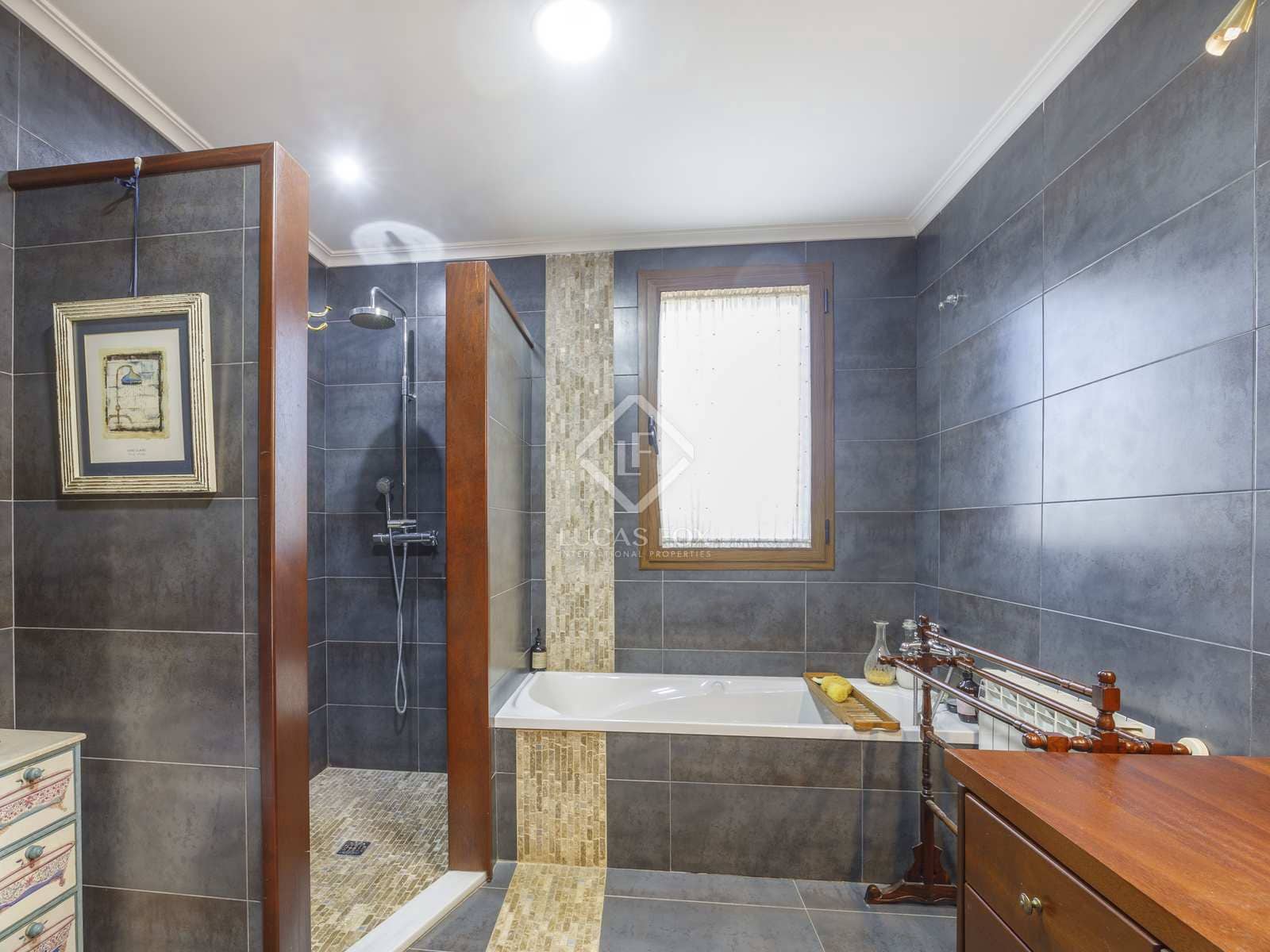 7 sypialnia Willa na sprzedaż w Betera z basenem garażem - 950 000 € (Ref: 8135887)