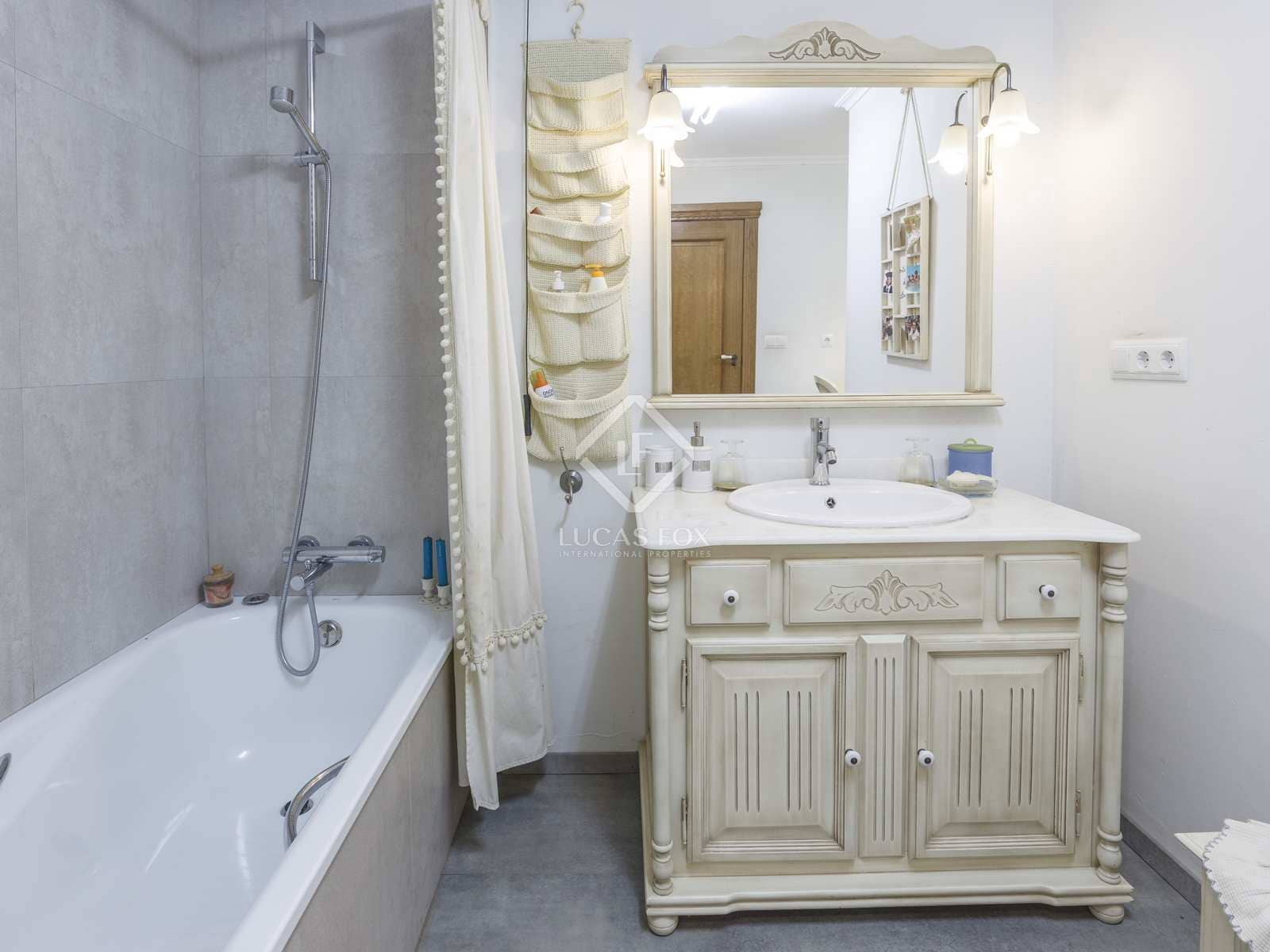 7 sypialnia Willa na sprzedaż w Betera z basenem garażem - 950 000 € (Ref: 8135887)