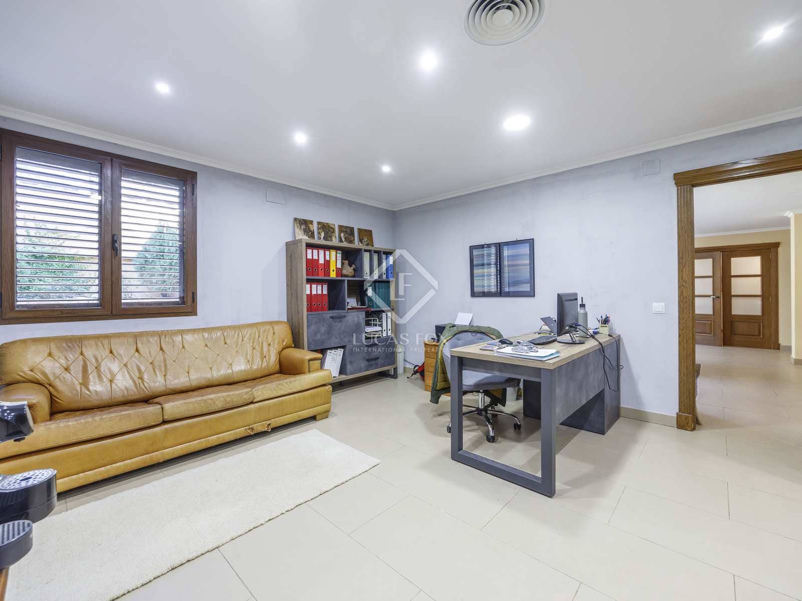 7 sypialnia Willa na sprzedaż w Betera z basenem garażem - 950 000 € (Ref: 8135887)