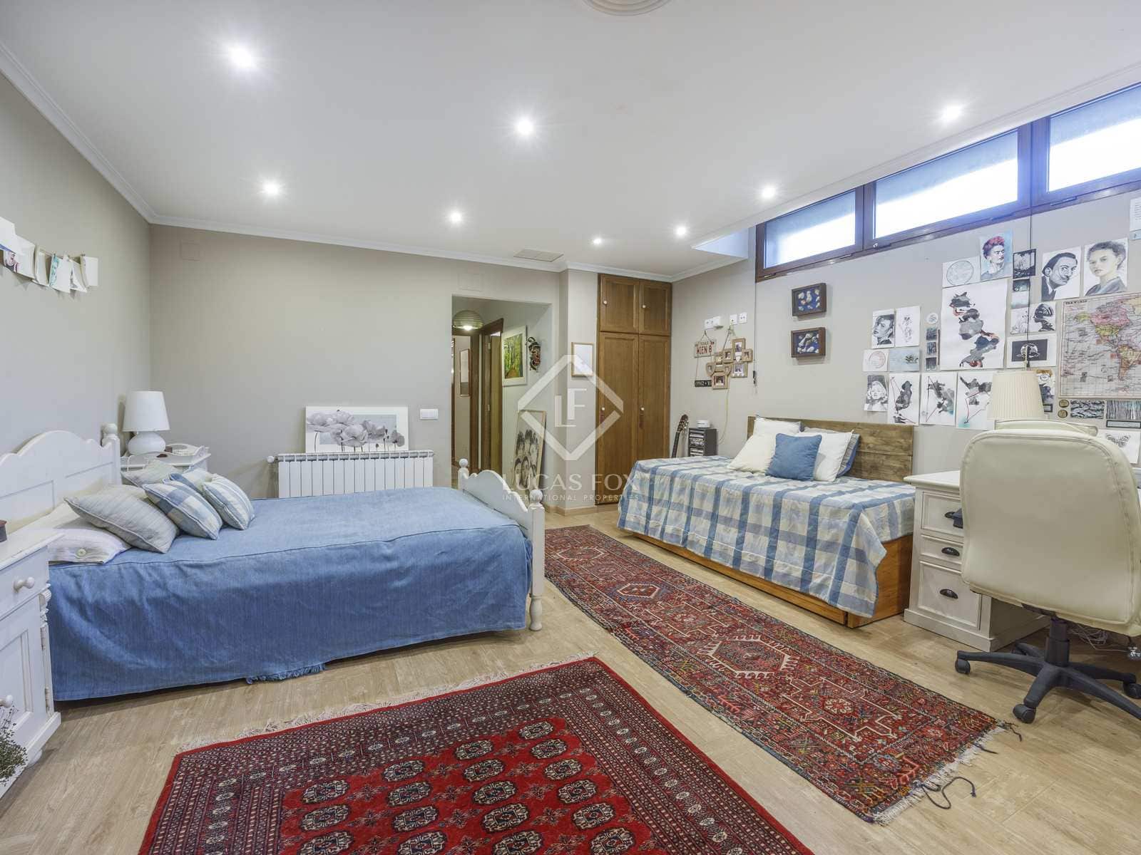 7 sypialnia Willa na sprzedaż w Betera z basenem garażem - 950 000 € (Ref: 8135887)