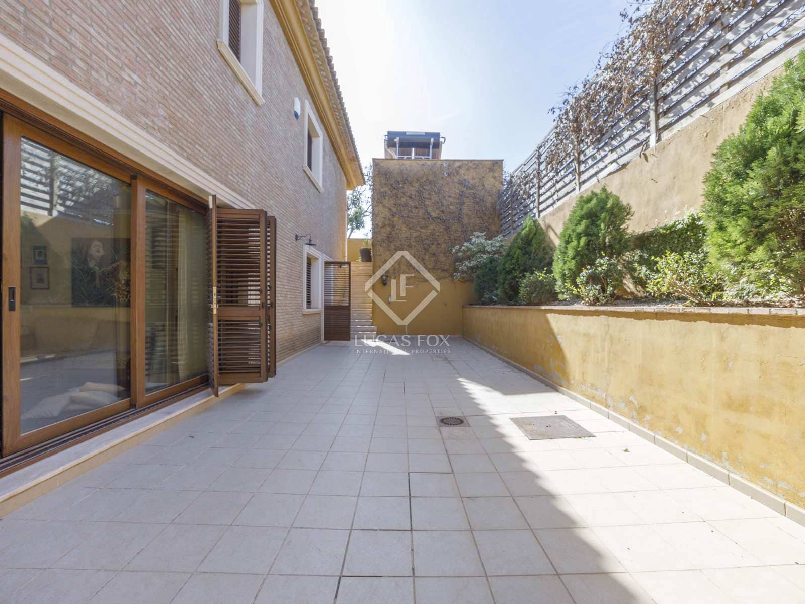 7 sypialnia Willa na sprzedaż w Betera z basenem garażem - 950 000 € (Ref: 8135887)