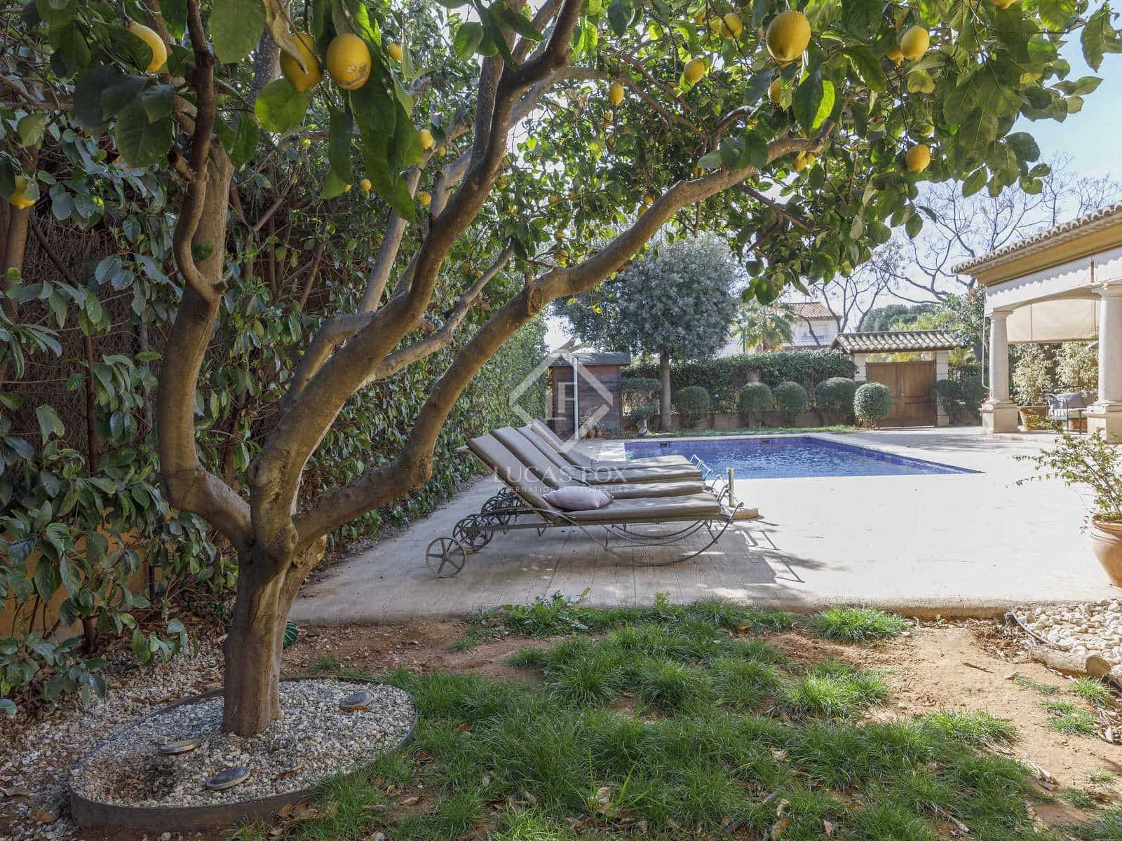 7 sypialnia Willa na sprzedaż w Betera z basenem garażem - 950 000 € (Ref: 8135887)