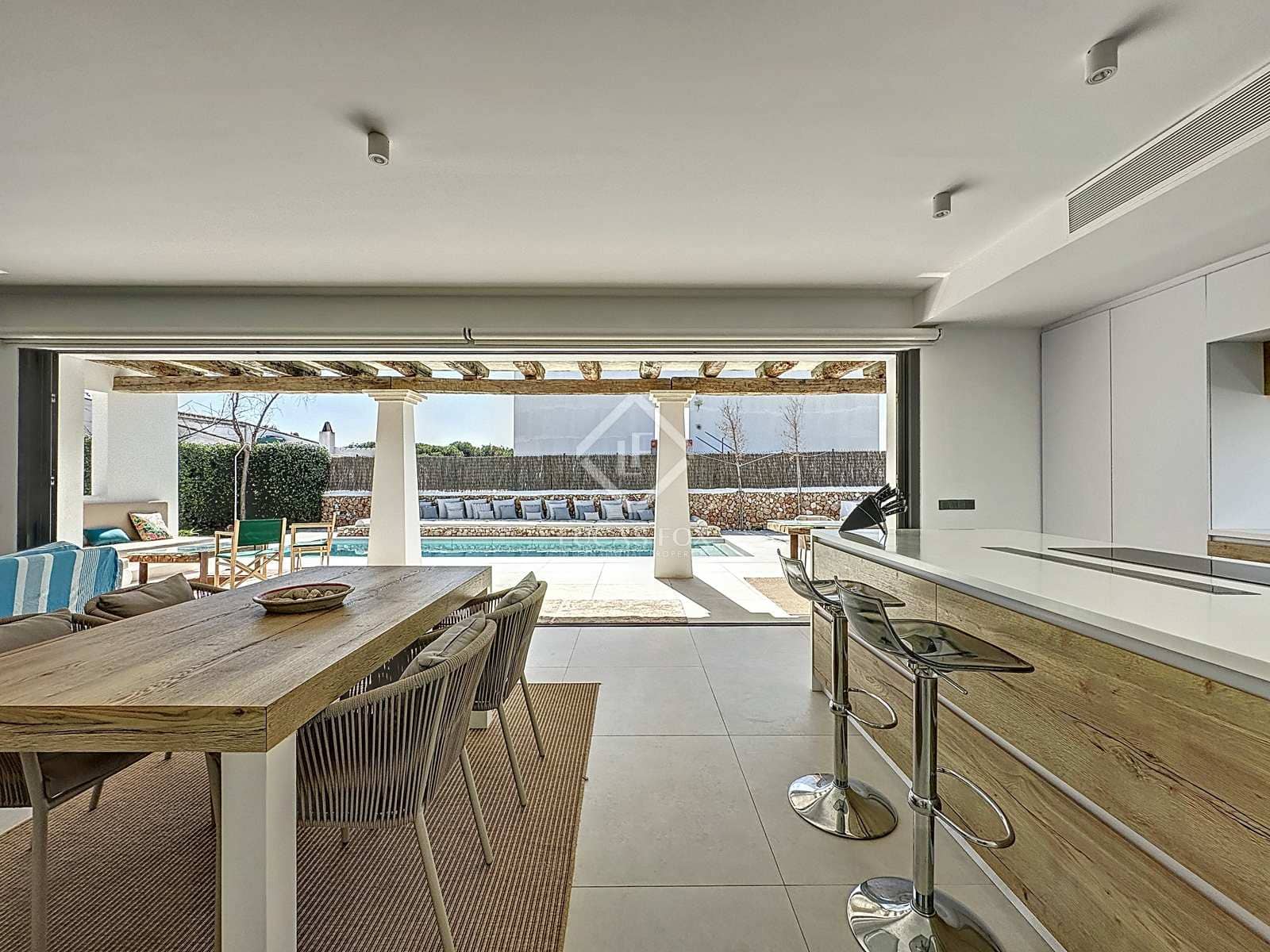 3 soverom Villa til salgs i Es Mercadal med svømmebasseng garasje - € 1 200 000 (Ref: 8141473)