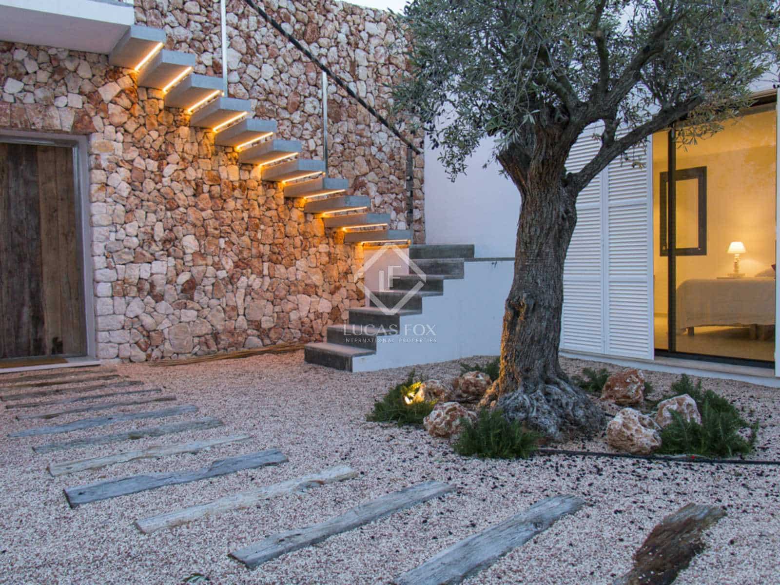 3 soverom Villa til salgs i Es Mercadal med svømmebasseng garasje - € 1 200 000 (Ref: 8141473)