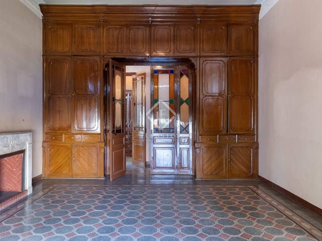 18 bedroom Commercial for sale in Olot - € 750,000 (Ref: 8149529)