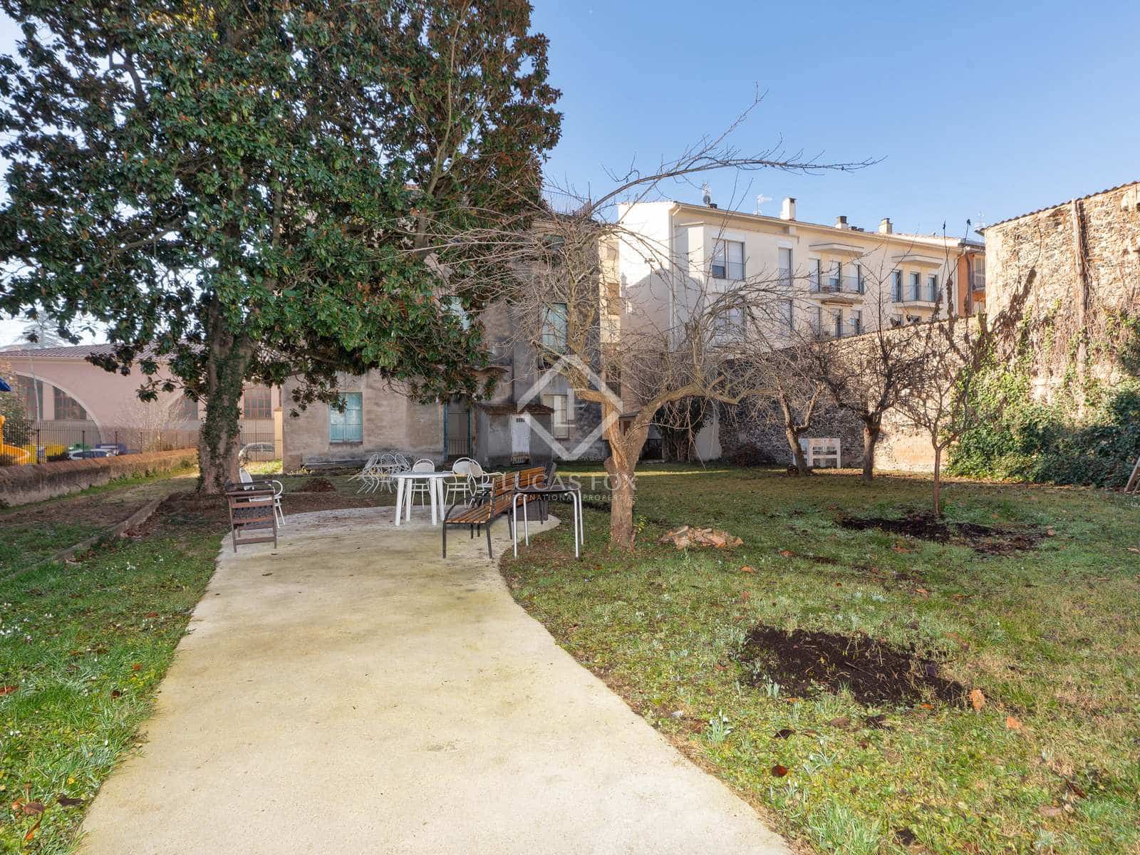 18 soveværelse Erhverv til salg i Olot - € 750.000 (Ref: 8149529)