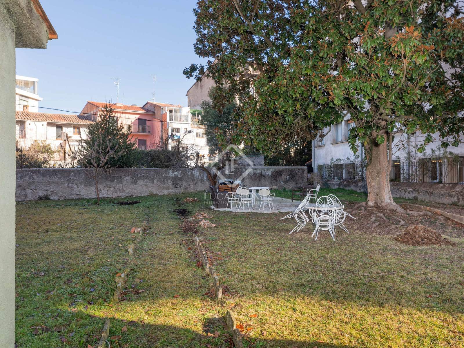 18 soveværelse Erhverv til salg i Olot - € 750.000 (Ref: 8149529)