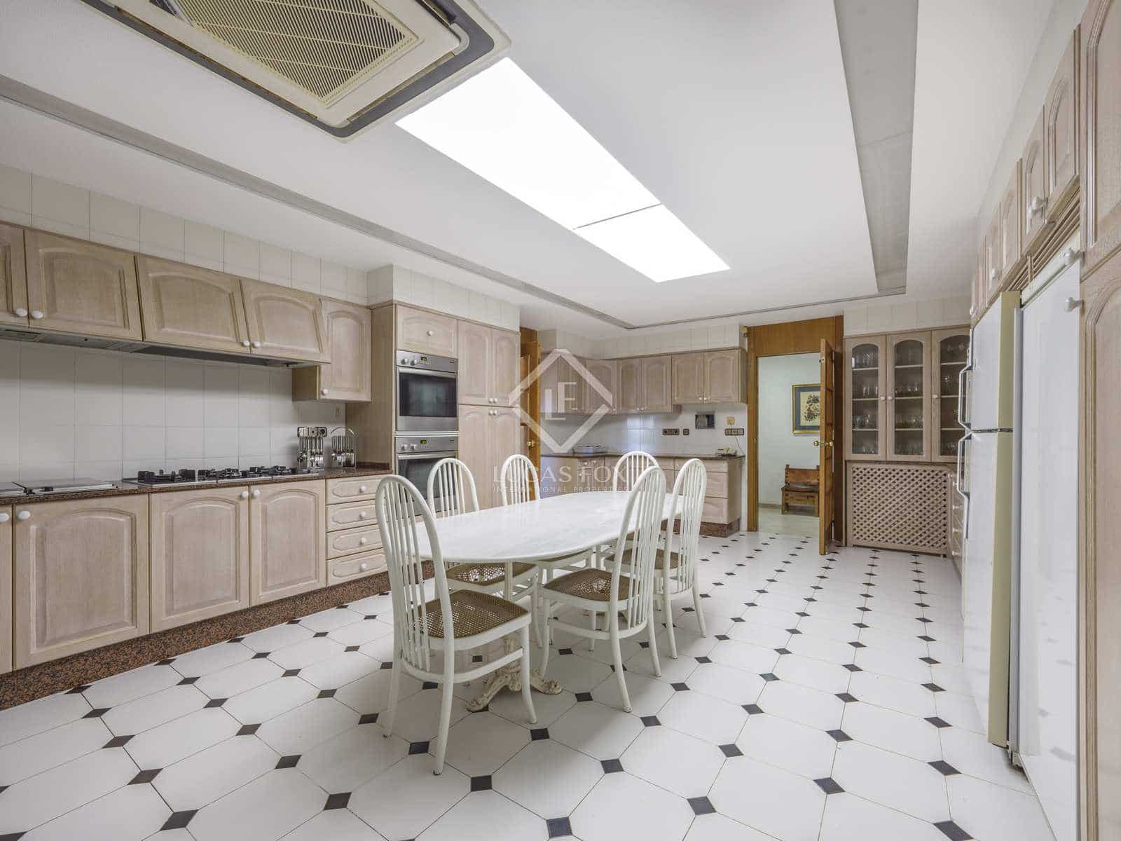 7 soveværelse Villa til salg i L'Eliana med swimmingpool garage - € 1.295.000 (Ref: 8149961)