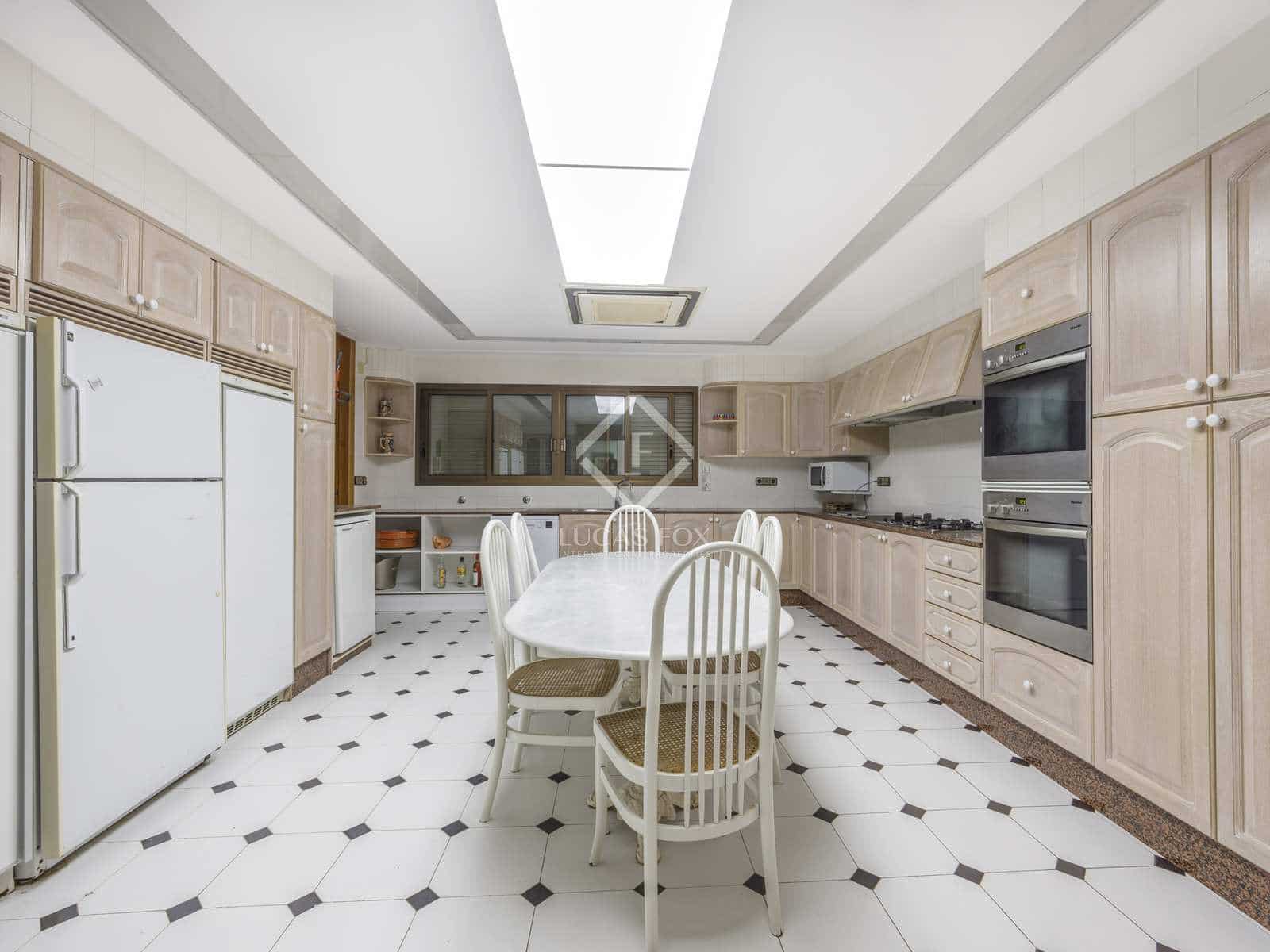 7 soveværelse Villa til salg i L'Eliana med swimmingpool garage - € 1.295.000 (Ref: 8149961)