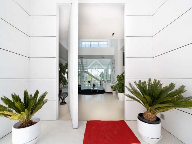 6 bedroom Villa for sale in Madrid city with pool garage - € 6,400,000 (Ref: 8155481)