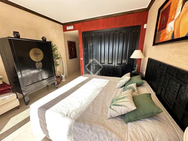 3 soveværelse Penthouse til salg i Golden Mile, Marbella - € 1.295.000 (Ref: 8169311)