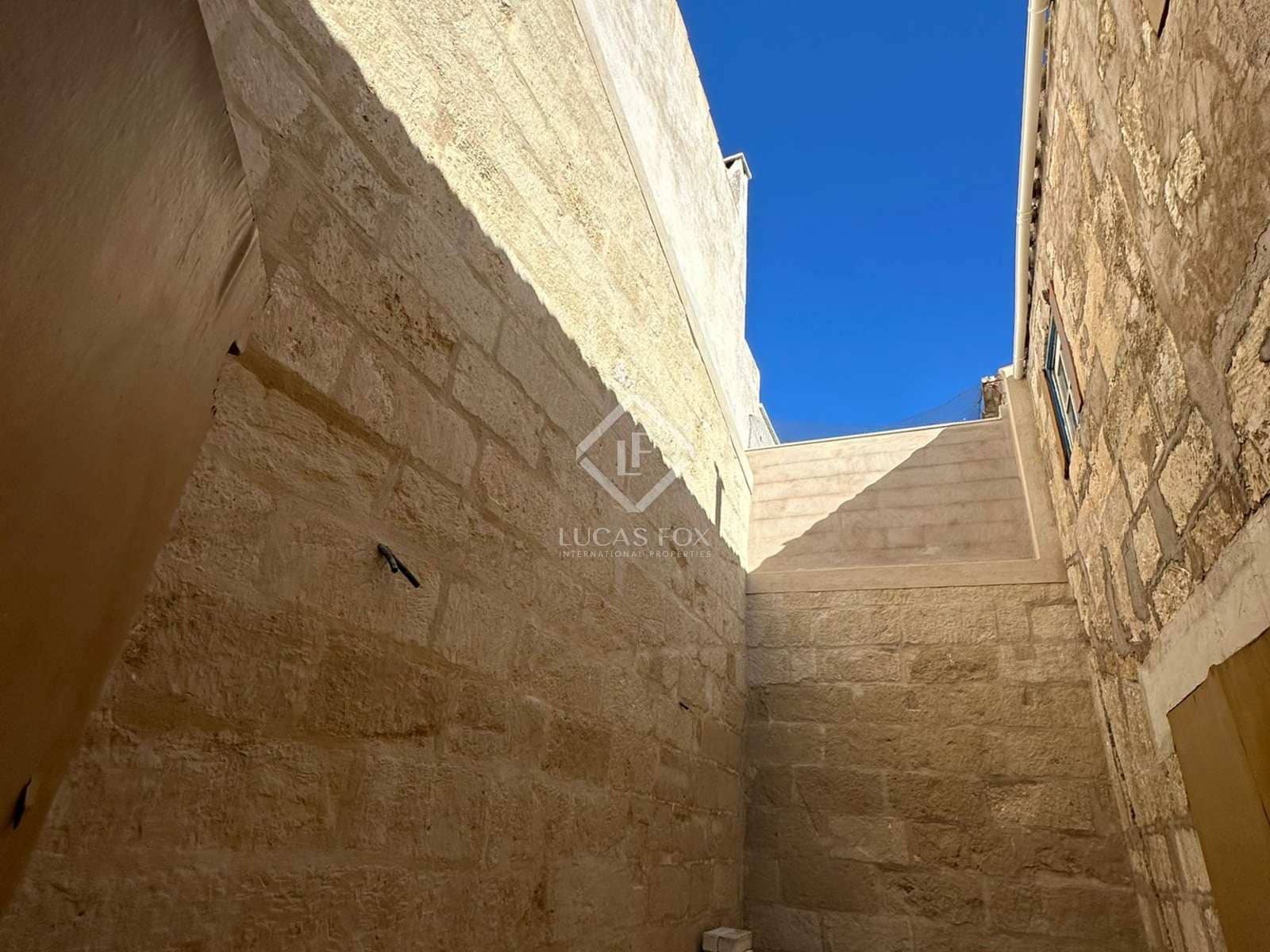 6 soveværelse Villa til salg i Mahon / Mao med garage - € 600.000 (Ref: 8173823)