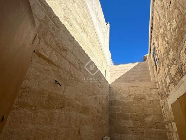 6 soveværelse Villa til salg i Mahón / Maó med garage - € 600.000 (Ref: 8173823)