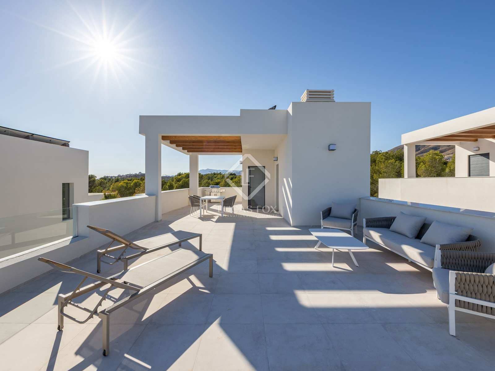 Chalet de 3 habitaciones en Finestrat en venta con piscina garaje - 580.000 € (Ref: 8173826)