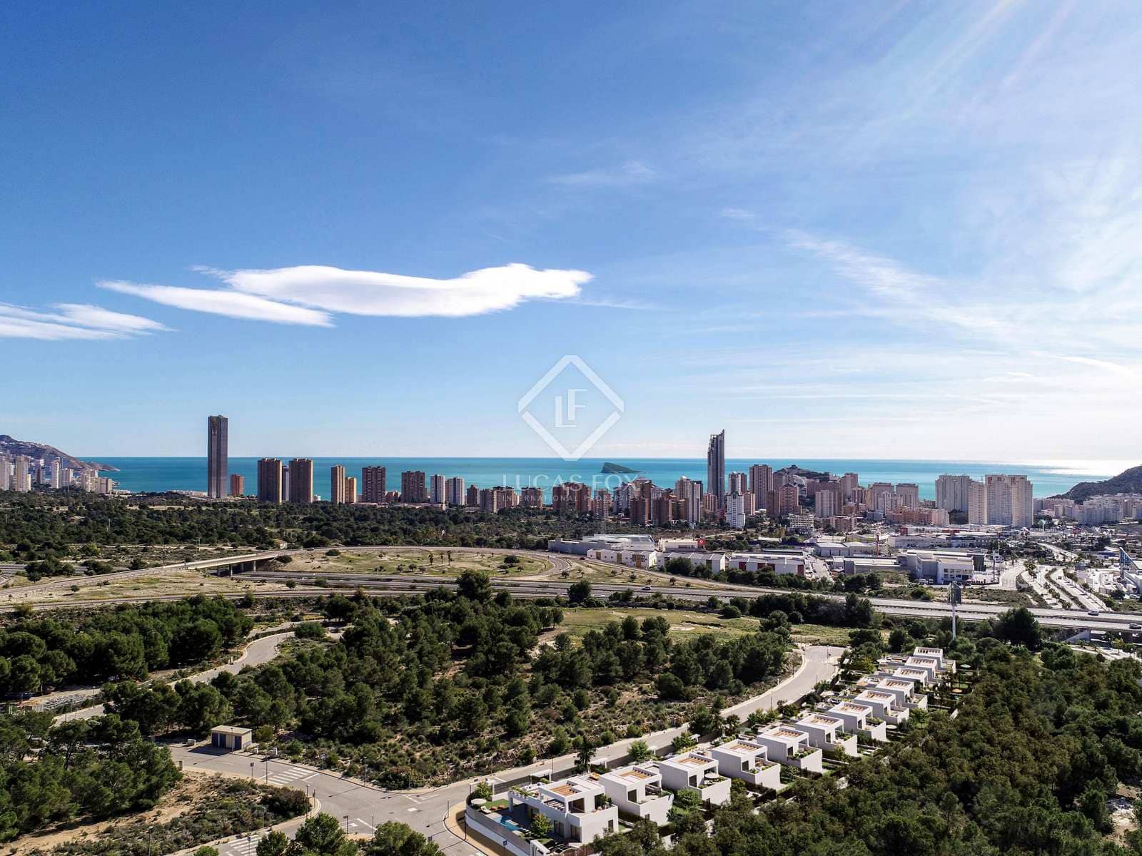 Chalet de 3 habitaciones en Finestrat en venta con piscina garaje - 580.000 € (Ref: 8173826)