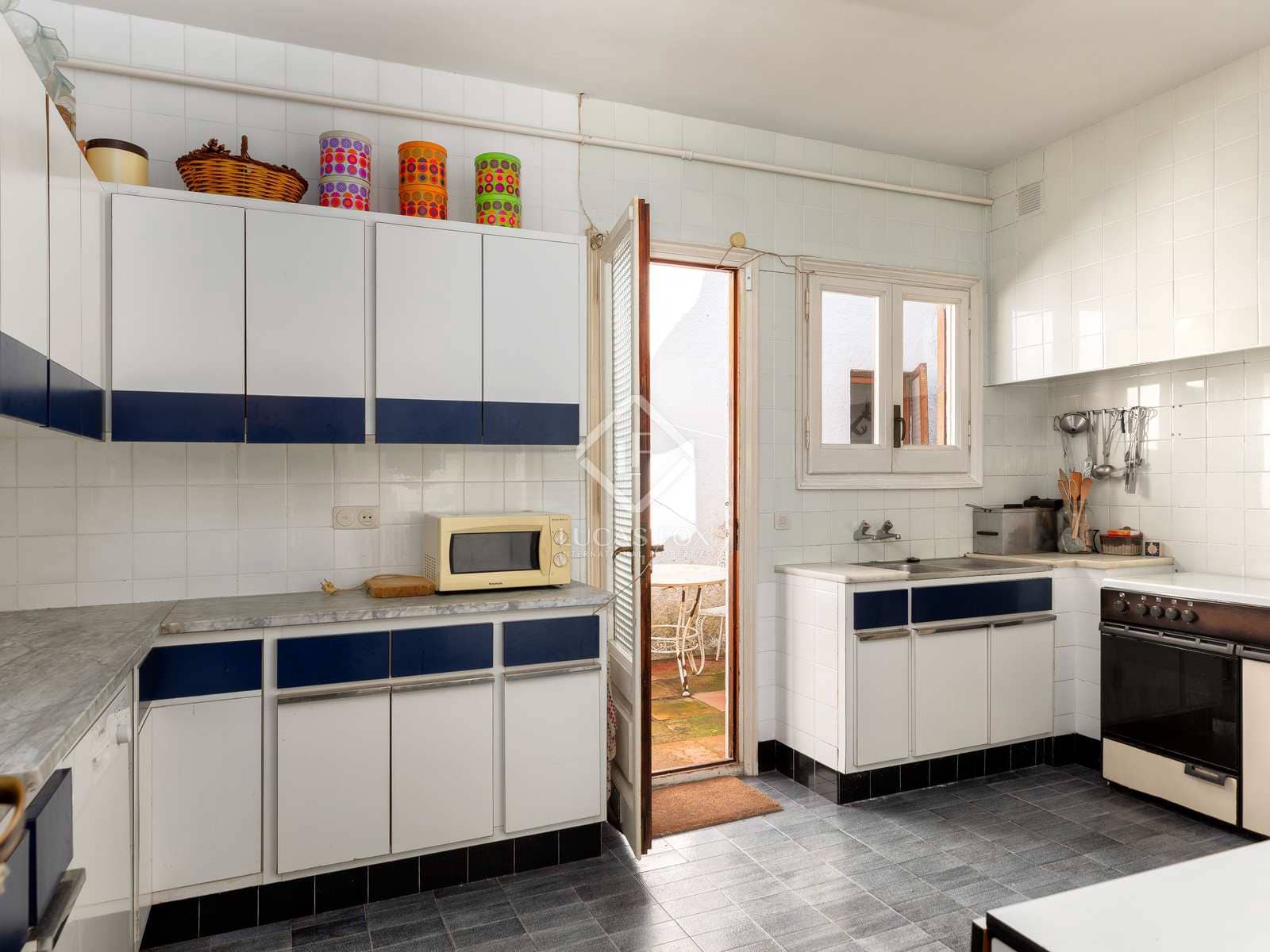 9 sypialnia Willa na sprzedaż w Lloret de Mar z basenem garażem - 900 000 € (Ref: 8182650)