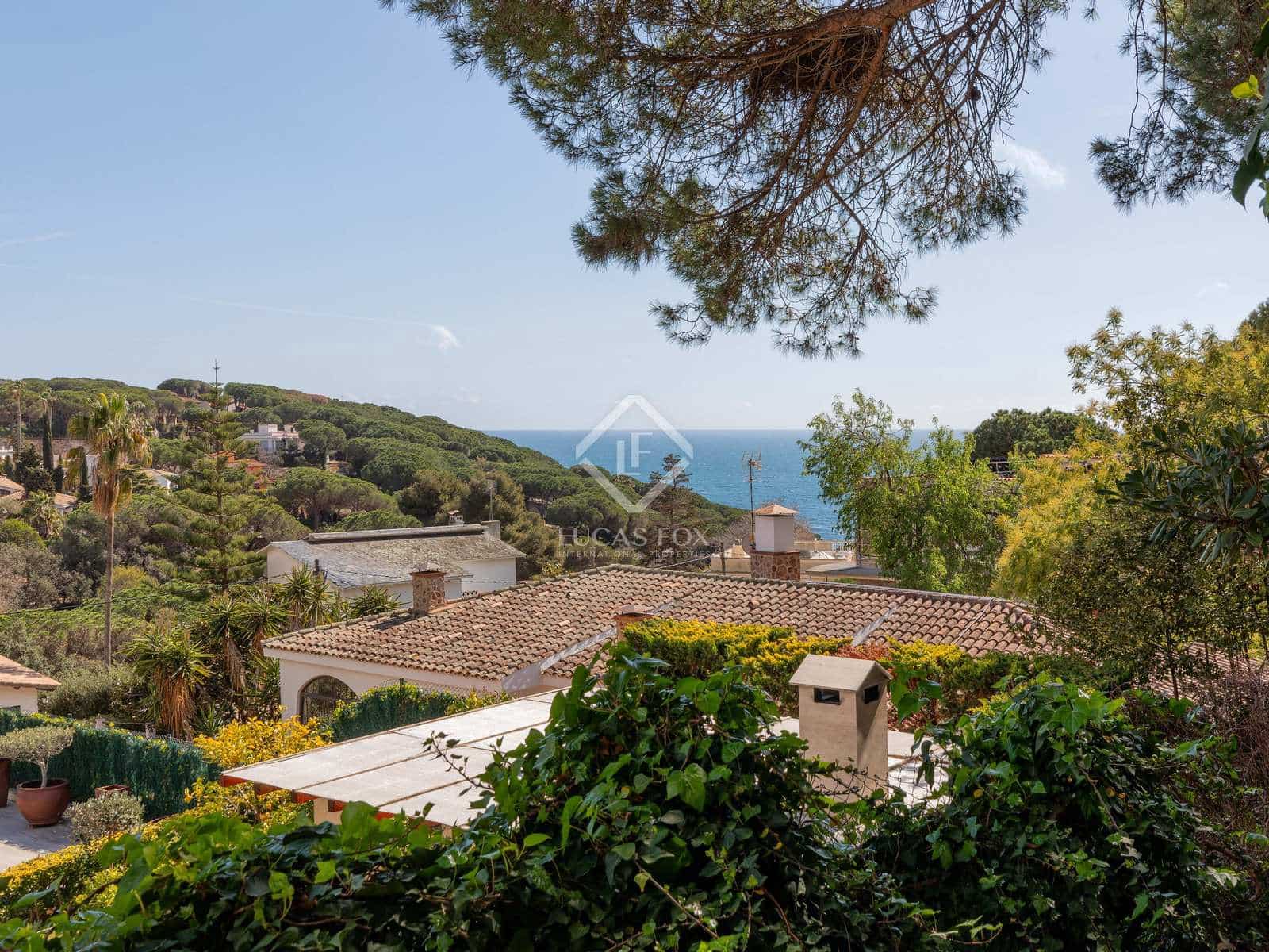 9 sypialnia Willa na sprzedaż w Lloret de Mar z basenem garażem - 900 000 € (Ref: 8182650)