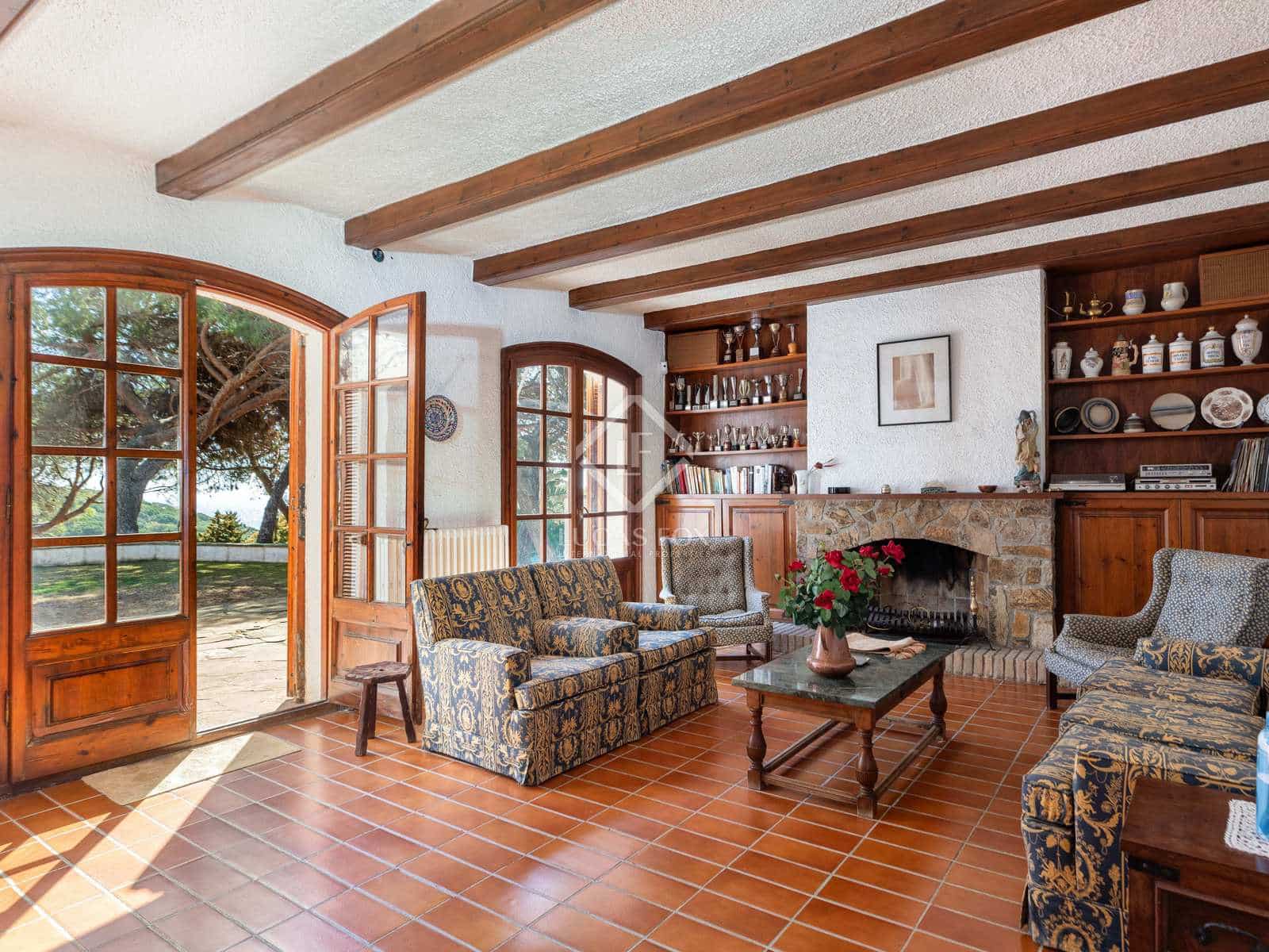 9 sypialnia Willa na sprzedaż w Lloret de Mar z basenem garażem - 900 000 € (Ref: 8182650)