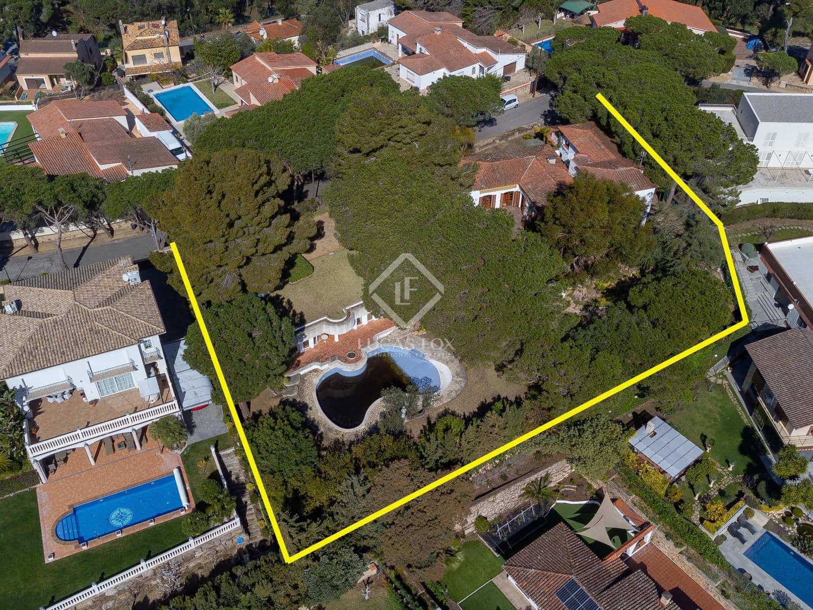 9 sypialnia Willa na sprzedaż w Lloret de Mar z basenem garażem - 900 000 € (Ref: 8182650)