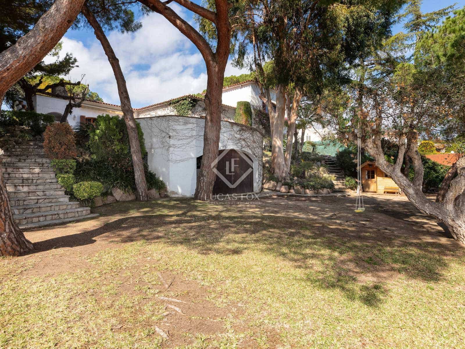 9 sypialnia Willa na sprzedaż w Lloret de Mar z basenem garażem - 900 000 € (Ref: 8182650)