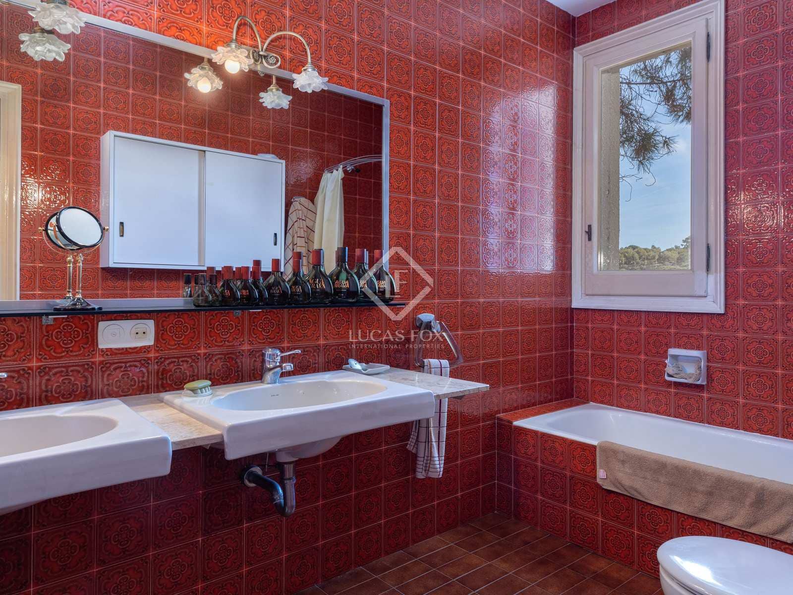 9 sypialnia Willa na sprzedaż w Lloret de Mar z basenem garażem - 900 000 € (Ref: 8182650)