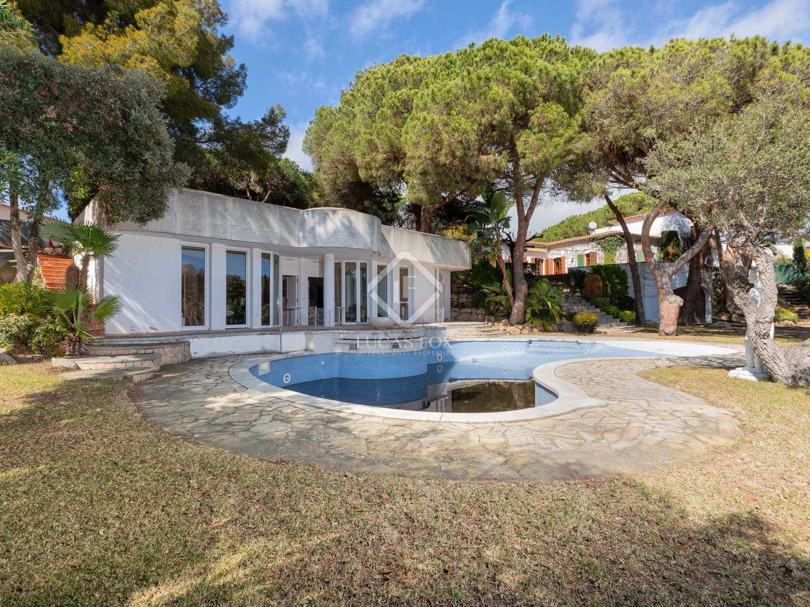 9 sypialnia Willa na sprzedaż w Lloret de Mar z basenem garażem - 900 000 € (Ref: 8182650)