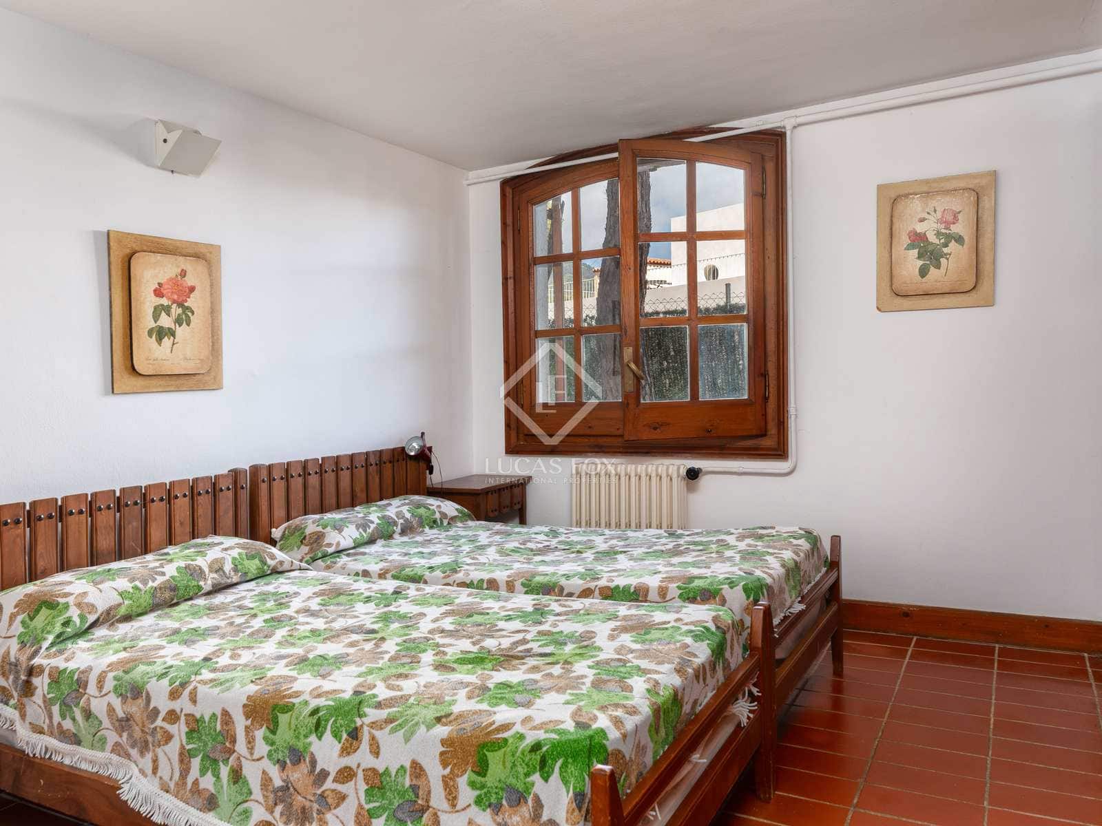 9 sypialnia Willa na sprzedaż w Lloret de Mar z basenem garażem - 900 000 € (Ref: 8182650)