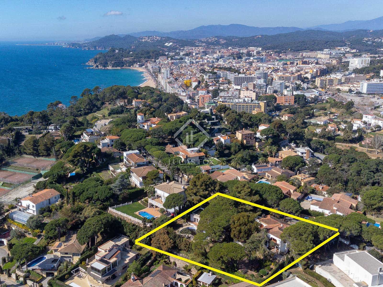 9 sypialnia Willa na sprzedaż w Lloret de Mar z basenem garażem - 900 000 € (Ref: 8182650)