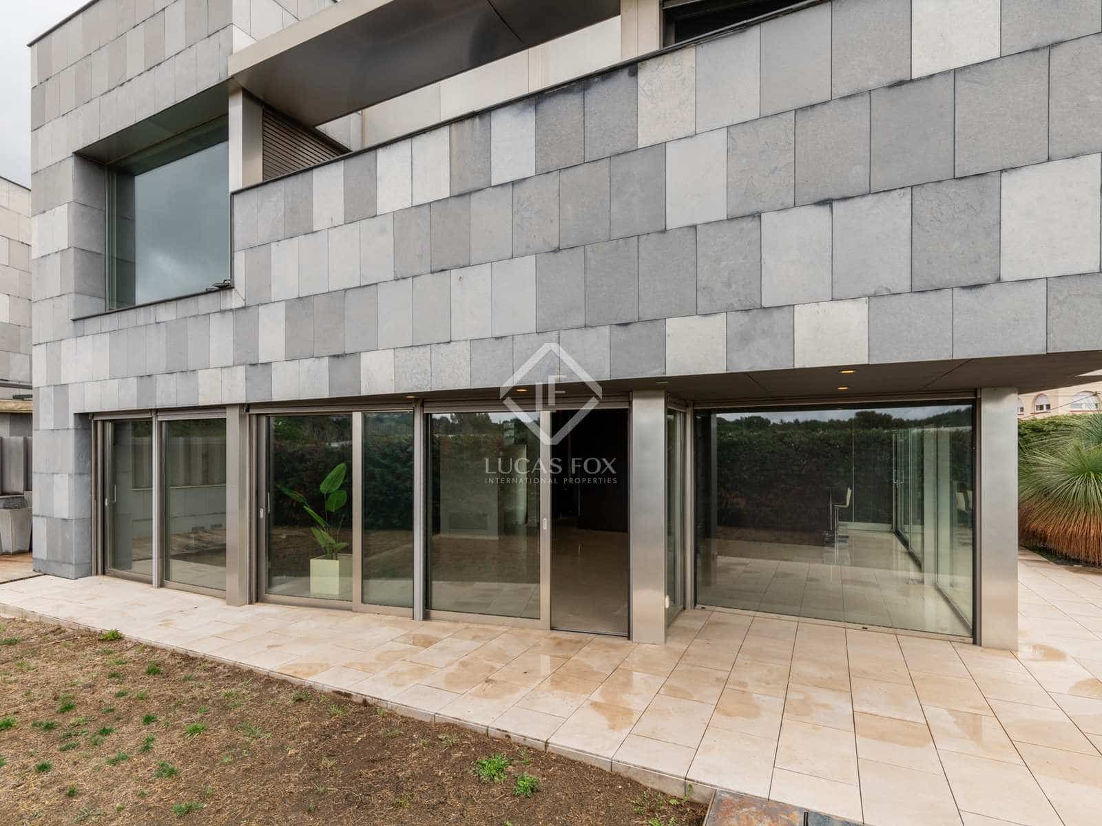 4 soveværelse Villa til salg i Matadepera med swimmingpool garage - € 900.000 (Ref: 8185420)