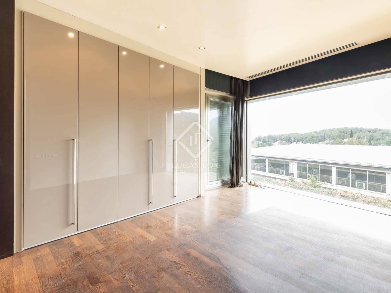 4 soveværelse Villa til salg i Matadepera med swimmingpool garage - € 900.000 (Ref: 8185420)