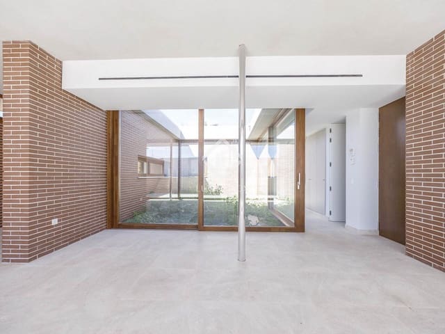 3 soveværelse Villa til salg i Riba-roja de Túria - € 590.000 (Ref: 8188629)