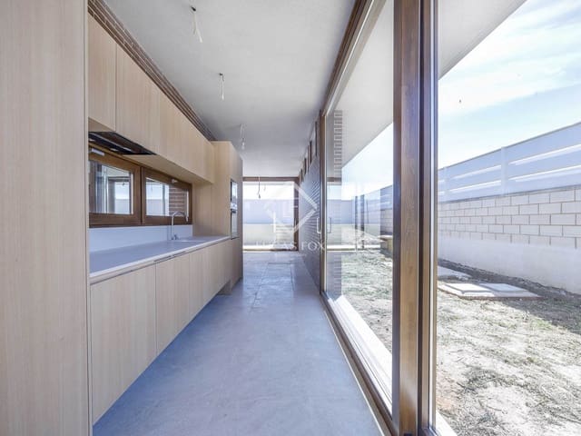 3 soveværelse Villa til salg i Riba-roja de Túria - € 590.000 (Ref: 8188629)