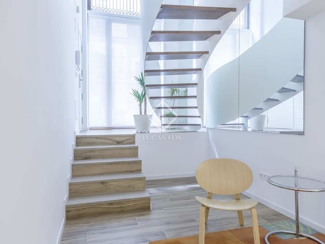 2 slaapkamer Appartement te huur in Valencia stad - € 2.100 (Ref: 8188632)