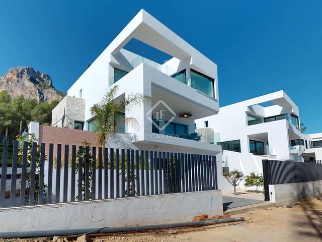 3 bedroom Villa for sale in Polop with pool garage - € 765,000 (Ref: 8194334)