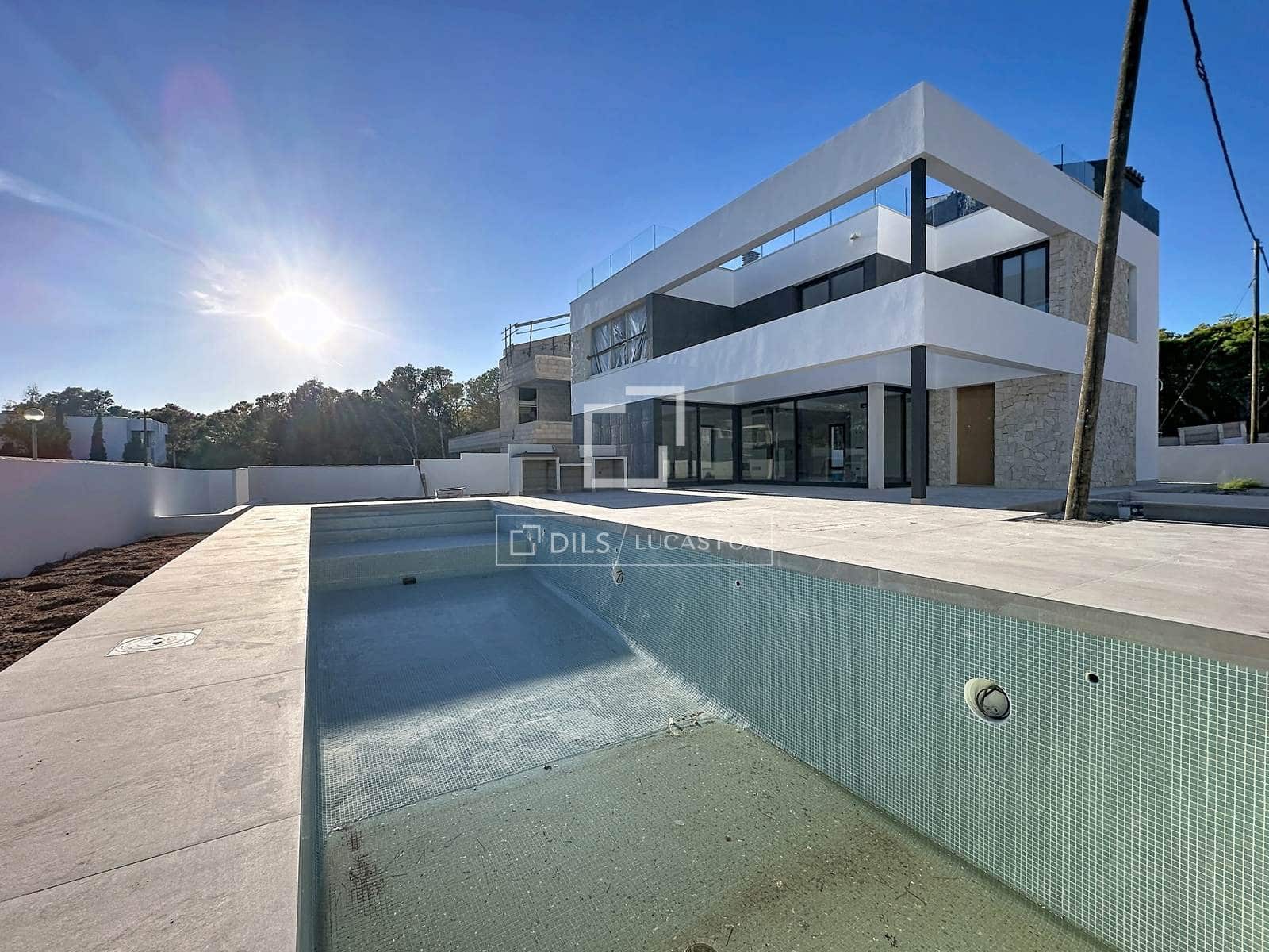 4 soverom Villa til salgs i Ciutadella de Menorca med svømmebasseng garasje - € 2 200 000 (Ref: 8198263)