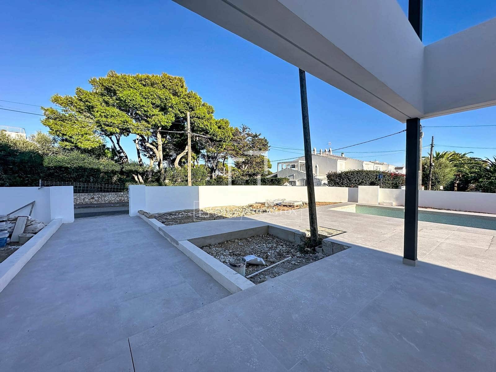 4 soverom Villa til salgs i Ciutadella de Menorca med svømmebasseng garasje - € 2 200 000 (Ref: 8198263)