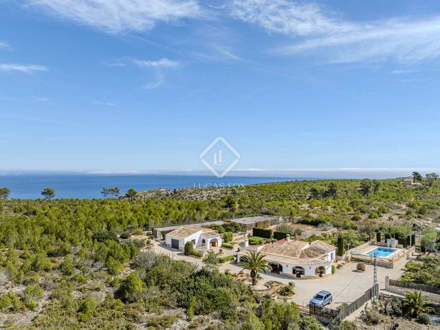 4 sypialnia Willa na sprzedaż w Javea / Xàbia z basenem garażem - 795 000 € (Ref: 8200763)