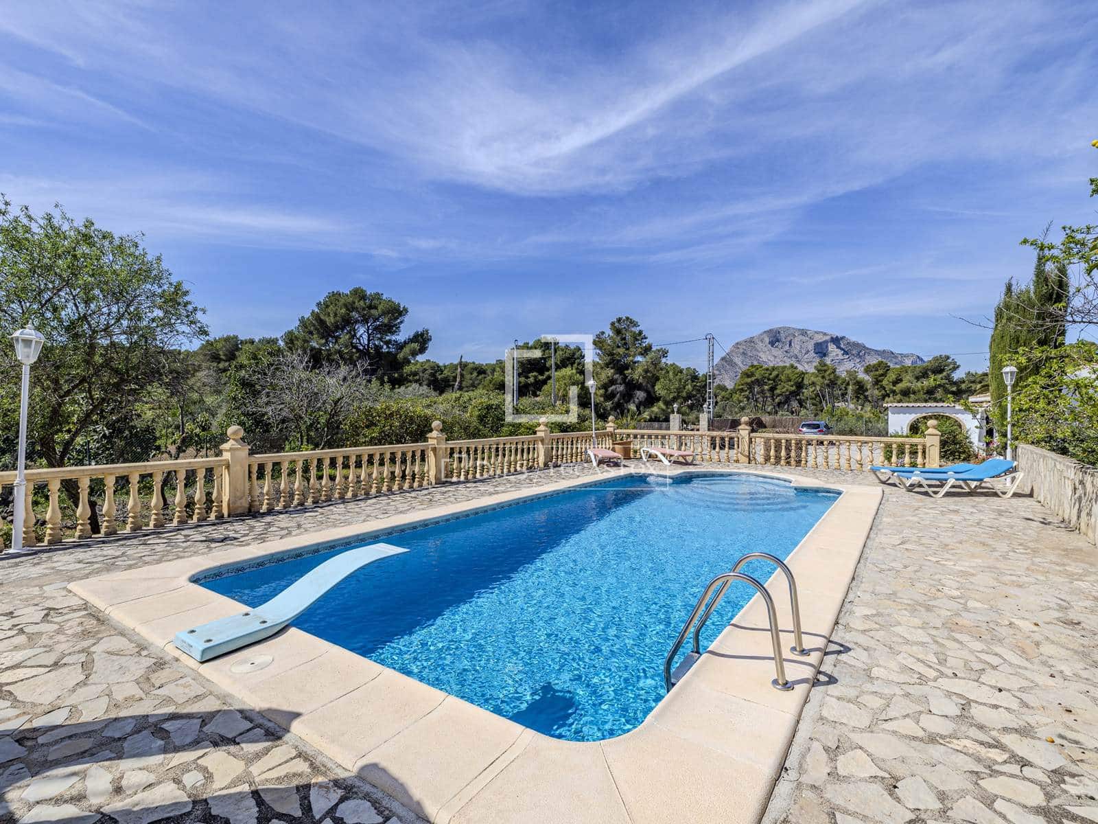 4 sypialnia Willa na sprzedaż w Javea / Xabia z basenem garażem - 795 000 € (Ref: 8200763)