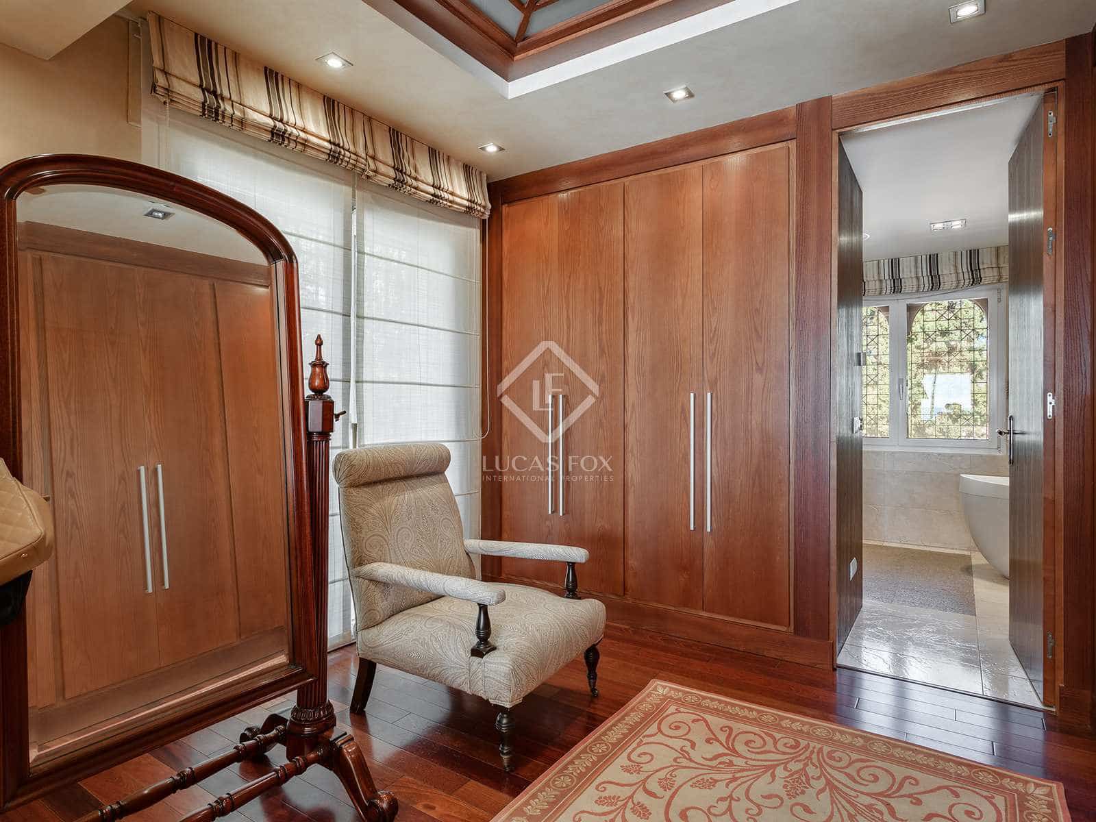 8 bedroom Villa for sale in Estepona with pool garage - € 8,400,000 (Ref: 8206024)