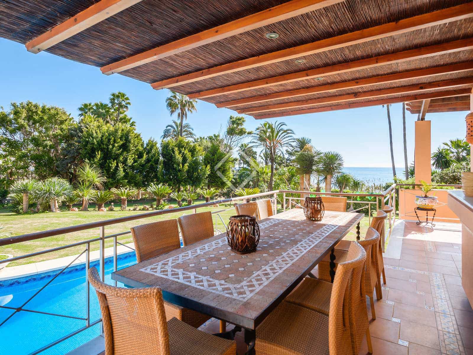 8 bedroom Villa for sale in Estepona with pool garage - € 8,400,000 (Ref: 8206024)